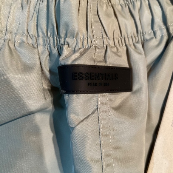 Fear of God Essentials Kids Track Shorts Size M - Picture 12 of 14